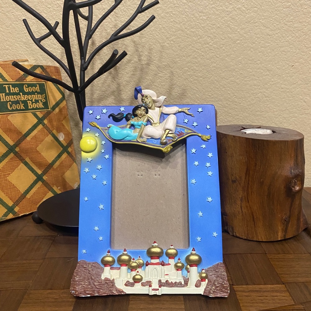 Princess jasmine and Aladdin ceramic frame